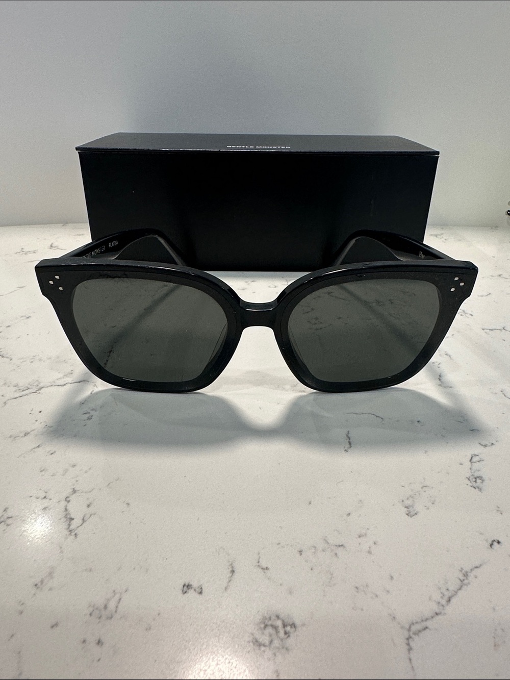 GENTLE MONSTER Black Cat-Eye Sunglasses - Picture 2 of 7
